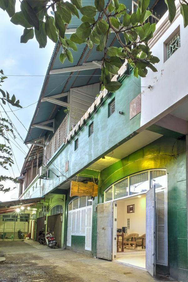 Riverside Hostel Padang Eksteriør bilde